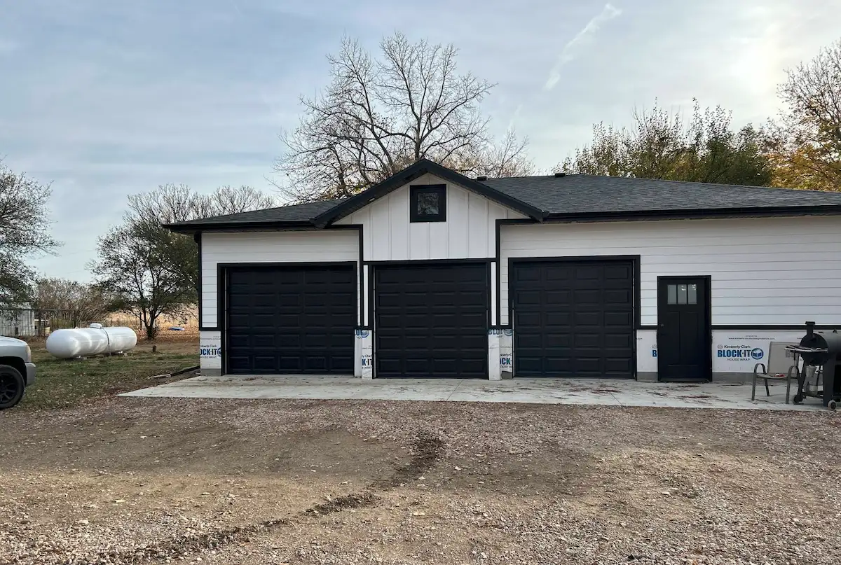 Residential garage door Sioux City